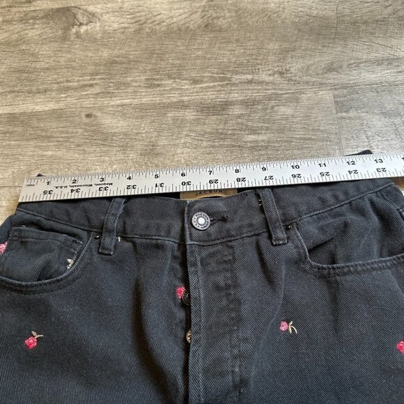PacSun Coquette Rose Floral Embroidered Black High Rise Straight Jeans Size 28 - Picture 2 of 7